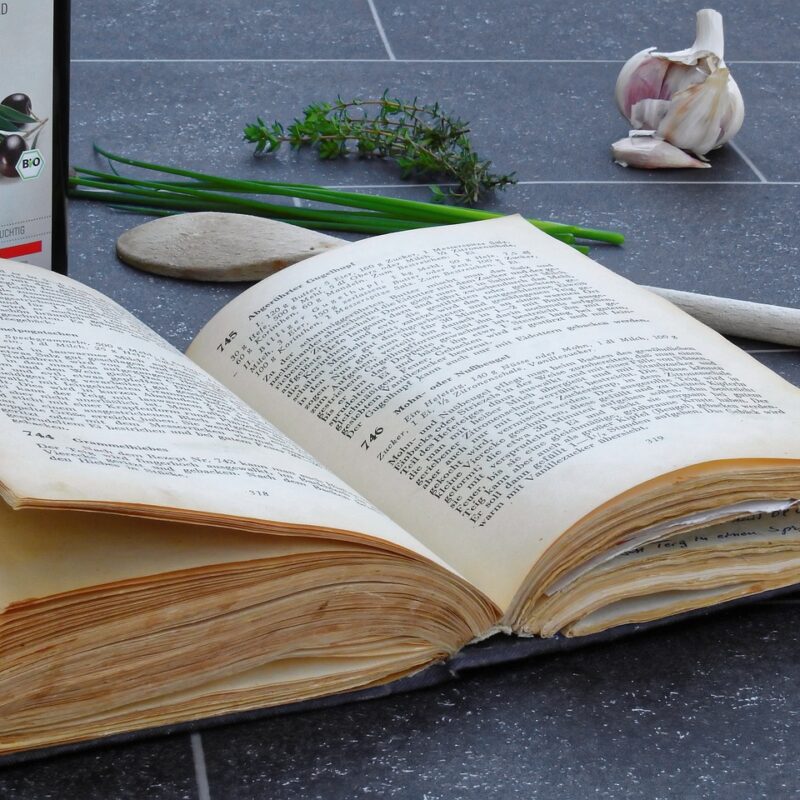 kogebog med opskrifter